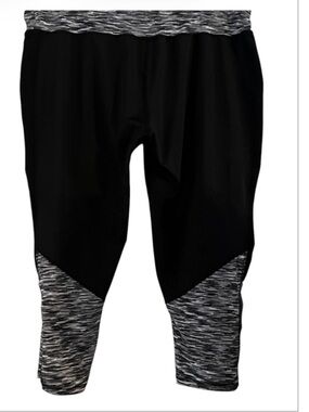 Game Time Black Space Dye Grey Crop Capri Workout Leggings Plus Size 1X